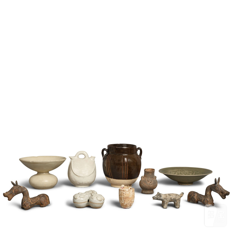 十世紀 白釉唾壺 | TEN CERAMIC VESSELS AND FIGURES - 图1